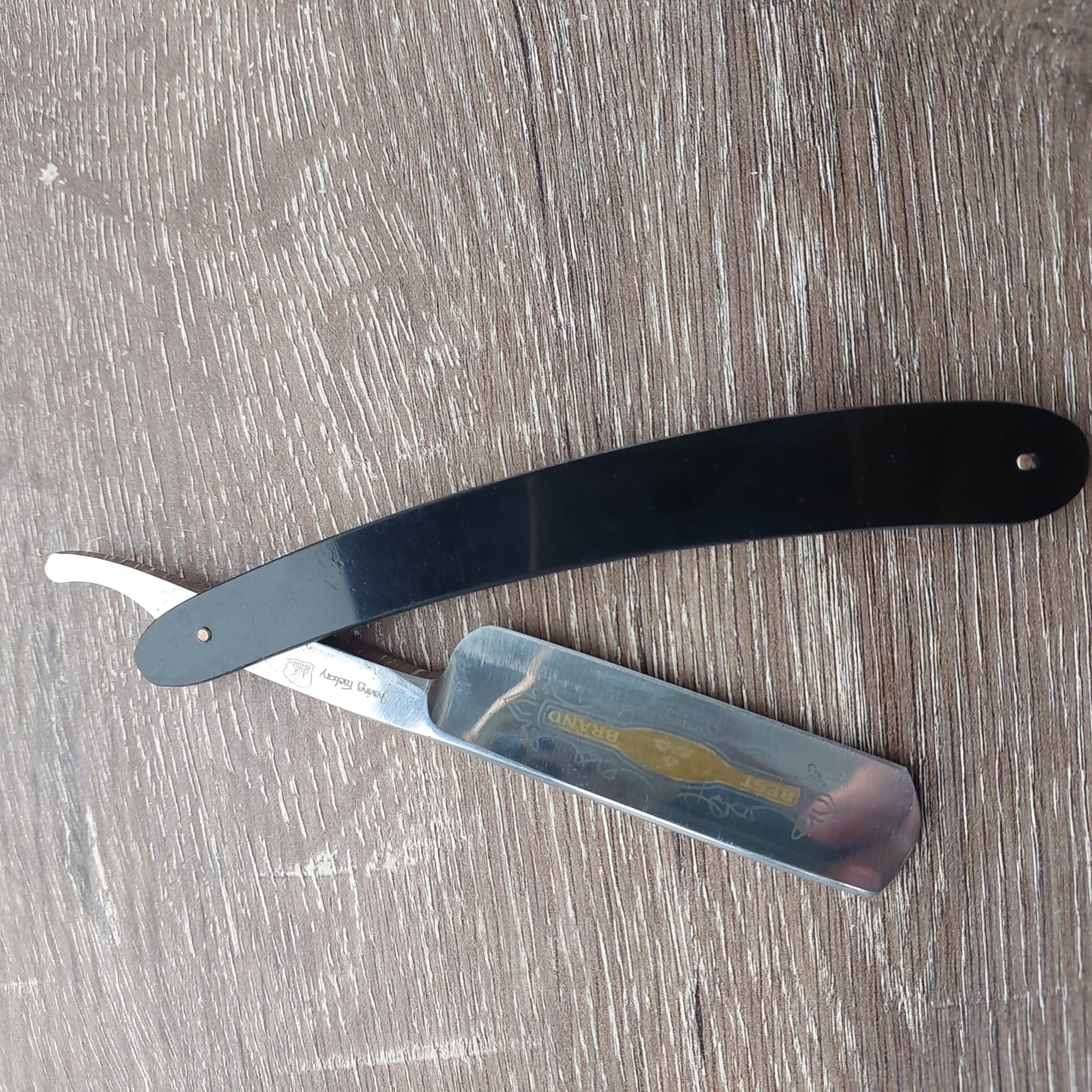 The Shave Factory Elegant Handcrafted Fixed Blade Straight Razor - Vintage Style Barber's  Razor